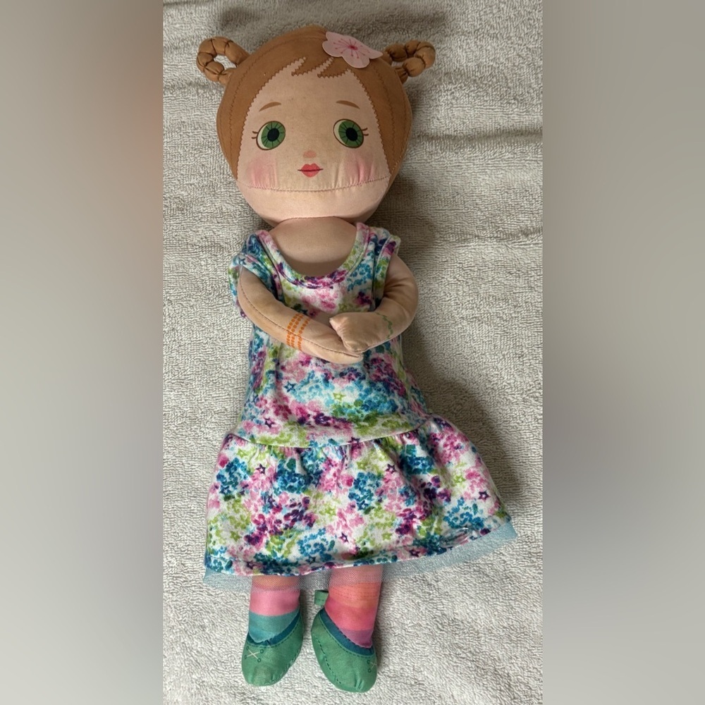 Mooshka Doll 15” Sings Ring Around the Rosie when hands are connected. Working - Picture 4 of 9